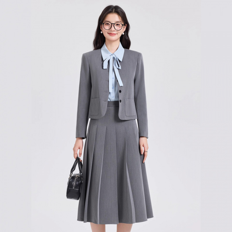 Women Formal Wear For Interview - طقم بدلة قصيرة رمادية للنساء ملابس