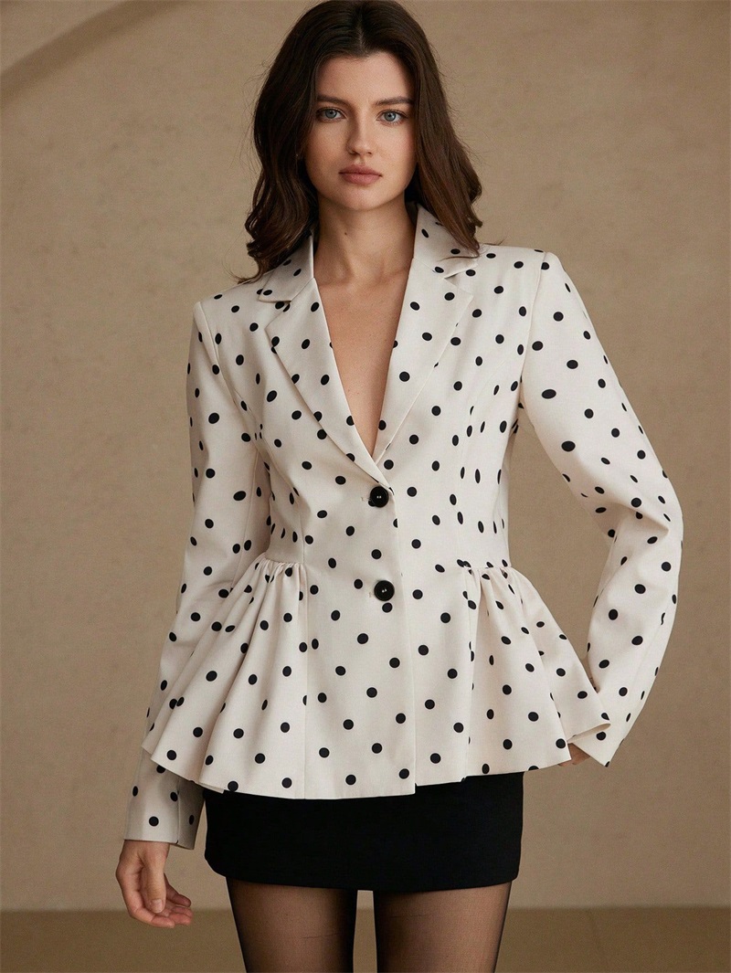 Women Formal Wear Black And White - بدلة نسائية بيضاء مع نقاط سوداء،