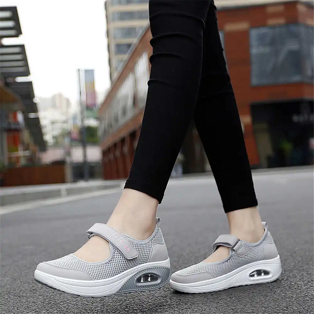 Latest Women Formal Wear - 36-41 أحذية رياضية ملونة للموسم ديمي