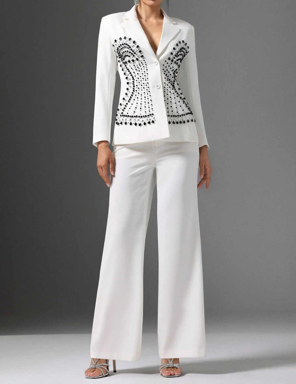 فستان بليزر أبيض للنساء مزين ب - مراجعة Women Formal Wear Black And White وسعره